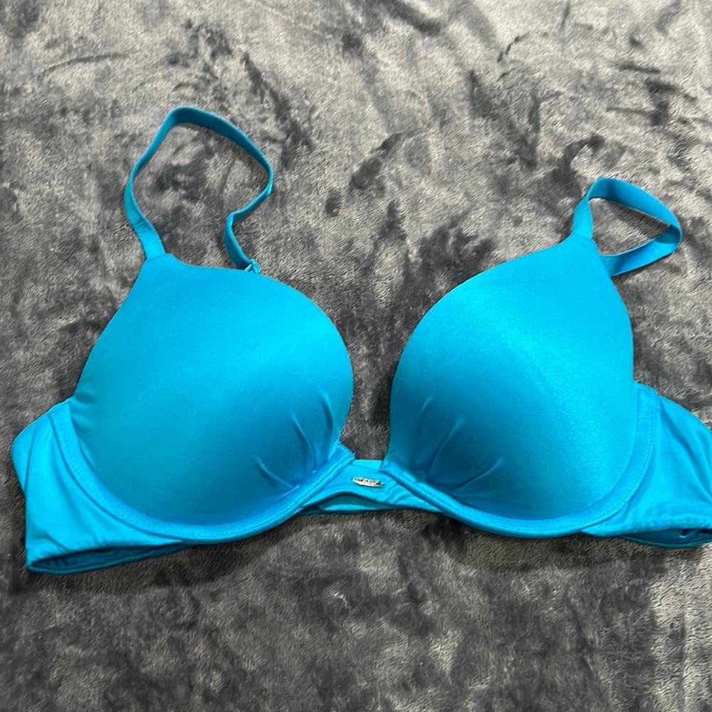 Victoria’s Secret push up bra 36B